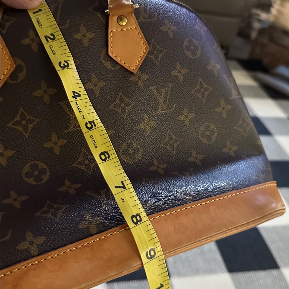 Authentic Louis Vuitton Alma MM - Picture 10 of 11